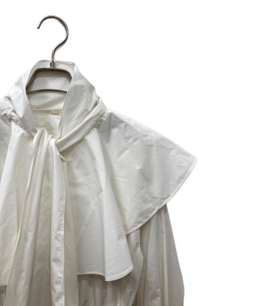 ADORE（アドーア）ADORE (アドーア) コンパクトタイプライターワンピース ホワイト サイズ:38の古着・服飾アイテム