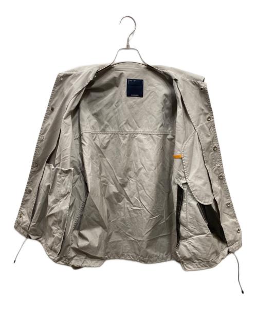 meanswhile（ミーンズワイル）meanswhile (ミーンズワイル) High Density Gabardine Coach JKT ベージュ サイズ:02の古着・服飾アイテム