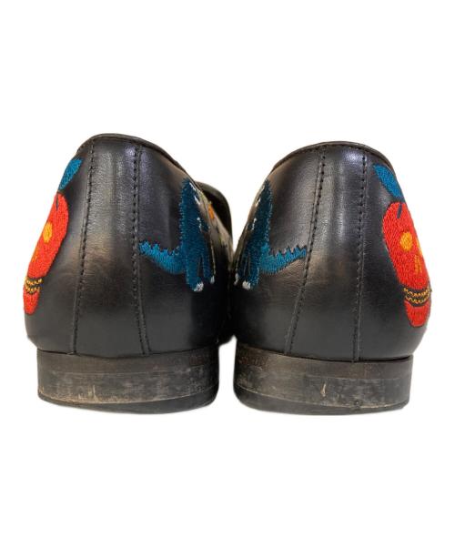 PAUL SMITH（ポールスミス）PAUL SMITH (ポールスミス) 刺繍ローファー ブラック サイズ:40の古着・服飾アイテム