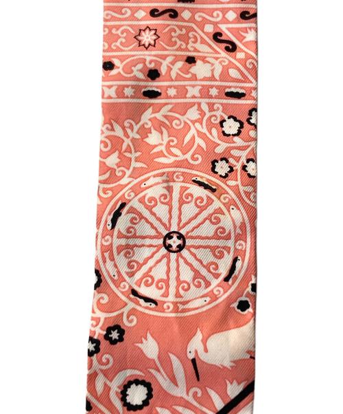 HERMES（エルメス）HERMES (エルメス) 風の民 ツイリー スカーフ ピンクの古着・服飾アイテム