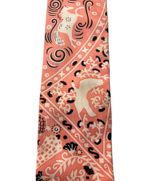 HERMES（エルメス）HERMES (エルメス) 風の民 ツイリー スカーフ ピンクの古着・服飾アイテム