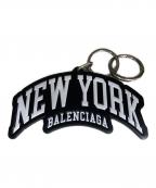 BALENCIAGAバレンシアガ）の古着「22SS Cities New Tork キーチェーン キーホルダー」｜ブラック×ホワイト