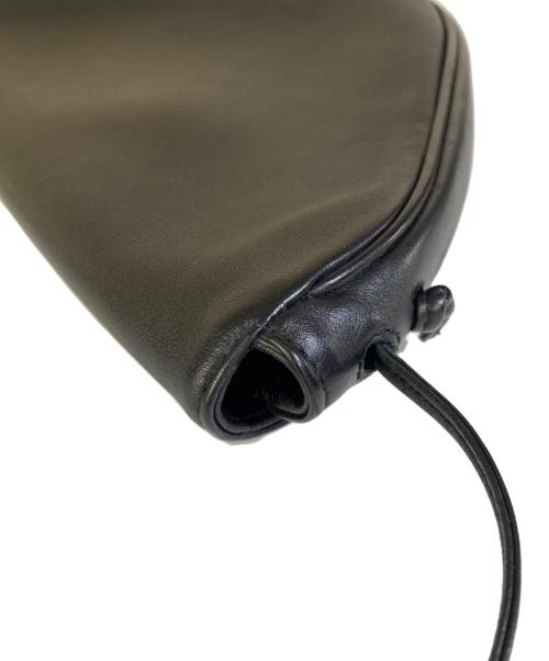 CELINE（セリーヌ）CELINE (セリーヌ) Mini Triangle/ミニトライアングルショルダーバッグ ブラックの古着・服飾アイテム