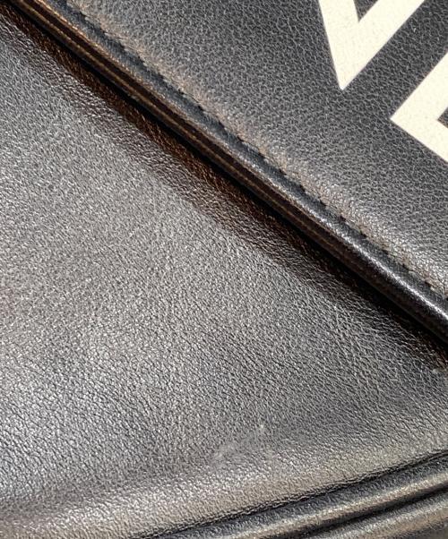 CELINE（セリーヌ）CELINE (セリーヌ) Mini Triangle/ミニトライアングルショルダーバッグ ブラックの古着・服飾アイテム