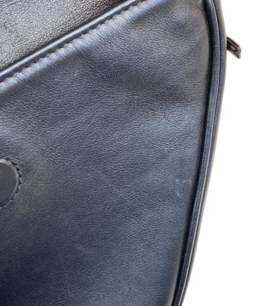CELINE（セリーヌ）CELINE (セリーヌ) Mini Triangle ミニトライアングルレザーショルダーバッグ ブラックの古着・服飾アイテム
