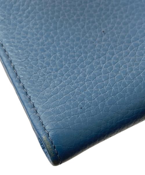 MIU MIU（ミュウミュウ）MIU MIU (ミュウミュウ) ヴィッテロダイノレザーフラップ付折り財布 ブルーの古着・服飾アイテム