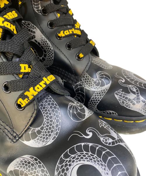 Dr.Martens（ドクターマーチン）Dr.Martens (ドクターマーチン) 1460 スネークデザインブーツ ブラック×グレー サイズ:UK6の古着・服飾アイテム