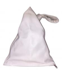 BOTTEGA VENETA（ボッテガベネタ）の古着「Triangle twist leather handbag /トライアングルツイストレザーハンドバッグ」｜ホワイト