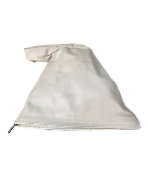 BOTTEGA VENETA（ボッテガベネタ）BOTTEGA VENETA (ボッテガベネタ) Triangle twist leather handbag /トライアングルツイストレザーハンドバッグ ホワイトの古着・服飾アイテム