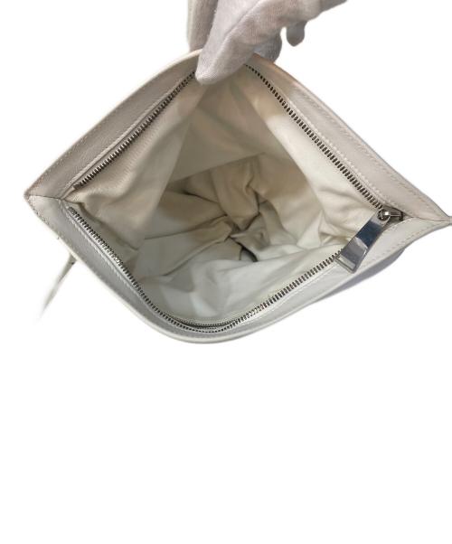 BOTTEGA VENETA（ボッテガベネタ）BOTTEGA VENETA (ボッテガベネタ) Triangle twist leather handbag /トライアングルツイストレザーハンドバッグ ホワイトの古着・服飾アイテム