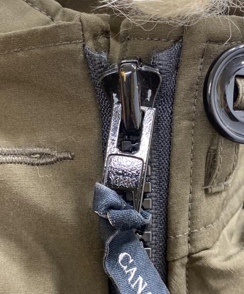CANADA GOOSE（カナダグース）CANADA GOOSE (カナダグース) コヨーテファー ブロンテパーカ ダウンジャケット オリーブ サイズ:Mの古着・服飾アイテム