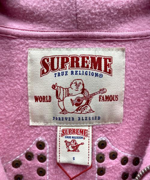TRUE RELIGION（トゥルー レリジョン）TRUE RELIGION (トゥルー レリジョン) SUPREME (シュプリーム) True Religion Zip Up Hooded Sweatshirt (FW25) コラボジップパーカー ピンク サイズ:Sの古着・服飾アイテム