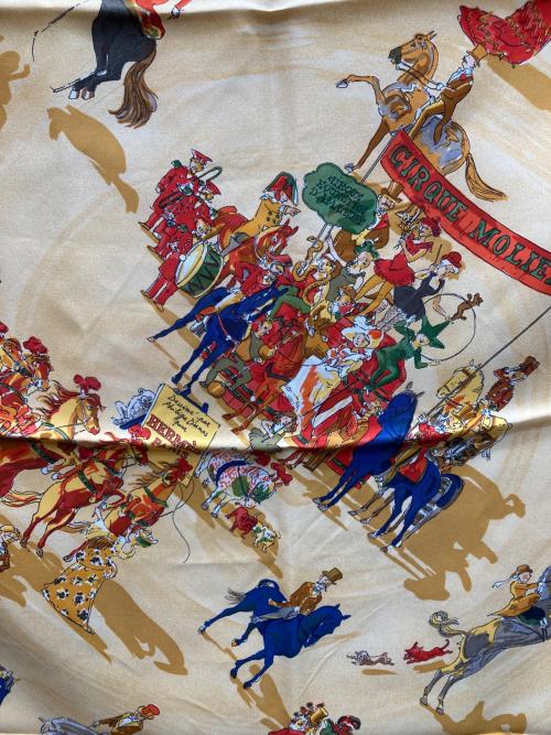 HERMES（エルメス）HERMES (エルメス) カレ90 CIRCLE MOLIER モリエサーカス シルクスカーフ イエローの古着・服飾アイテム