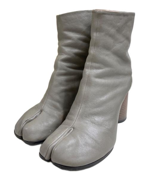 Maison Margiela（メゾンマルジェラ）Maison Margiela (メゾンマルジェラ) Tabi アンクルブーツ グレー サイズ:SIZE 38の古着・服飾アイテム