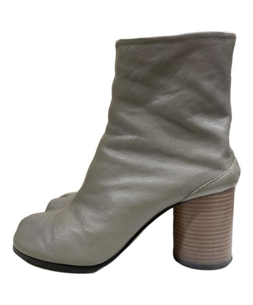 Maison Margiela（メゾンマルジェラ）Maison Margiela (メゾンマルジェラ) Tabi アンクルブーツ グレー サイズ:SIZE 38の古着・服飾アイテム