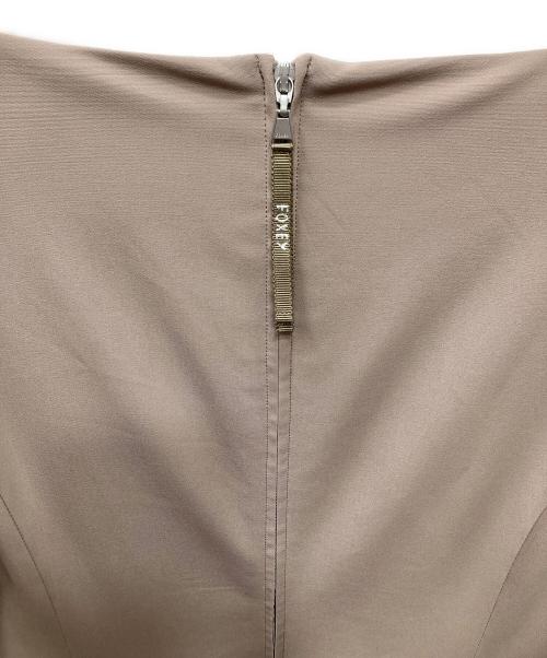 FOXEY NEWYORK（フォクシーニューヨーク）FOXEY NEWYORK (フォクシーニューヨーク) 袖リボン 半袖 バックジップ カットソーワンピース ベージュ サイズ:42の古着・服飾アイテム