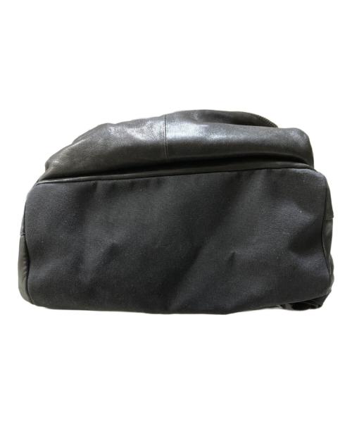 JIMMY CHOO（ジミーチュウ）JIMMY CHOO (ジミーチュウ) レザースタッズバックパック ブラックの古着・服飾アイテム