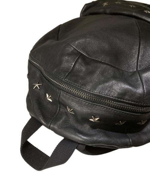 JIMMY CHOO（ジミーチュウ）JIMMY CHOO (ジミーチュウ) レザースタッズバックパック ブラックの古着・服飾アイテム