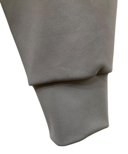 CULLNI（クルニ）CULLNI (クルニ) STUDIOUS (ステュディオス) PO Tops With Washable Leather Pocket スウェット グレー サイズ:1の古着・服飾アイテム