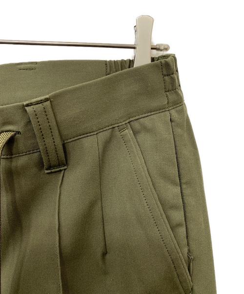 1piu1uguale3（ウノピュウノウグァーレトレ）1piu1uguale3 (ウノピュウノウグァーレトレ) イージースラックスパンツ グリーン サイズ:SIZE 4の古着・服飾アイテム