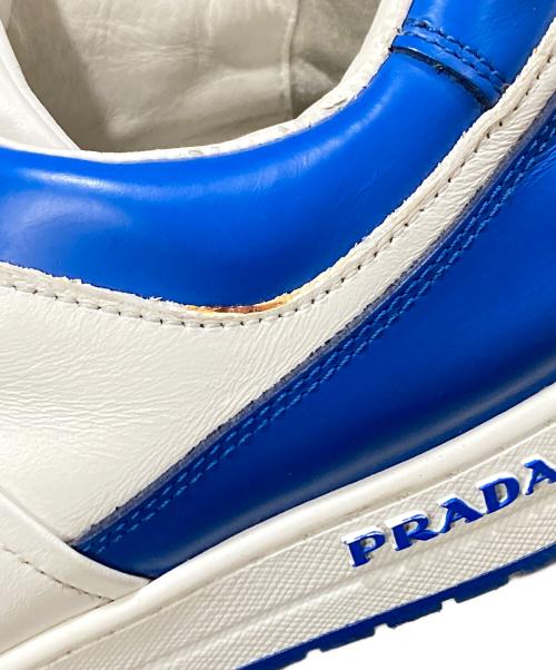 PRADA（プラダ）PRADA (プラダ) ダウンタウン ナッパレザー スニーカー ホワイト×ブルー サイズ:SIZE 7の古着・服飾アイテム