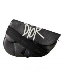 Dior×stussy（ディオール×ステューシー）の古着「Shawn Stussy Saddle Printed Leather crossbody bag サドルバッグ」｜ブラック