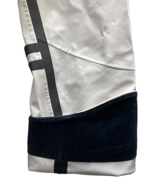 CANADA GOOSE（カナダグース）CANADA GOOSE (カナダグース) OCTOBERS VERY OWN(OVO) TIMBER SHELL x OVO シェルジャケット ホワイト サイズ:Mの古着・服飾アイテム