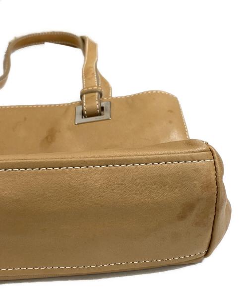 PRADA（プラダ）PRADA (プラダ) プレートデザイン レザーハンドバッグ ベージュの古着・服飾アイテム
