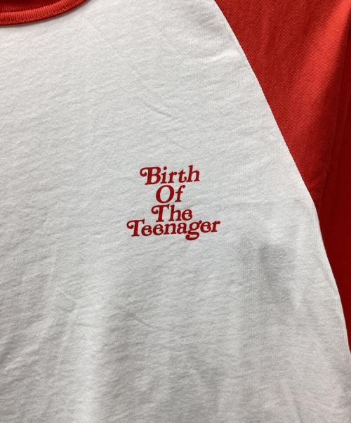 BoTT（ボット）BoTT (ボット) VERDY (ヴェルディ) Birth Of The Teenager L/S/ラグランTシャツ ホワイト×レッド サイズ:Sの古着・服飾アイテム