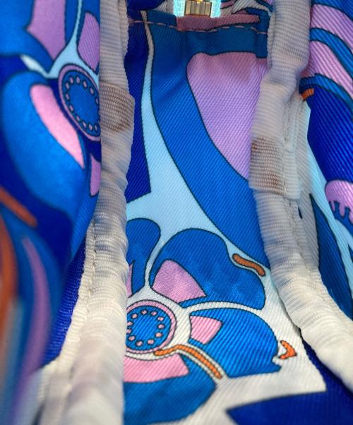 Emilio Pucci（エミリオ プッチ）Emilio Pucci (エミリオ プッチ) ロゴ刺繍ポーチ ブルーの古着・服飾アイテム
