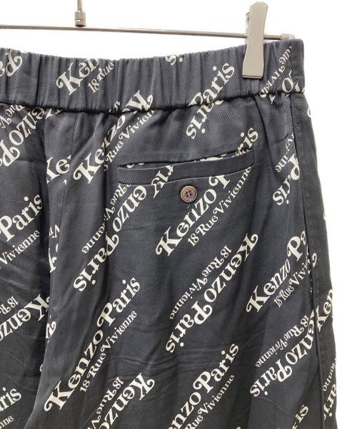 KENZO（ケンゾー）KENZO (ケンゾー) VERDY (ヴェルディ) Kenzo A Kenzo By Verdy Twill Wide-Leg Pants イージーパンツ ブラック×ホワイト サイズ:SIZE 38の古着・服飾アイテム