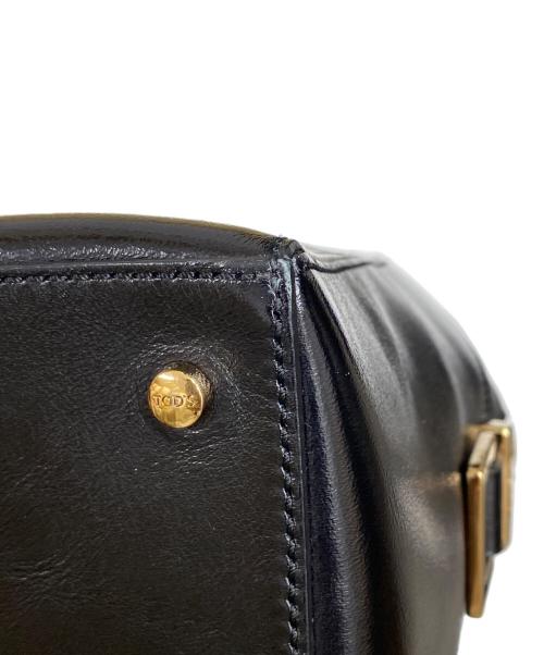 TOD'S（トッズ）TOD'S (トッズ) D-STYLING BAULETTO PICCOLO ハンドバッグ ブラックの古着・服飾アイテム