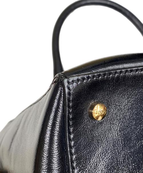 TOD'S（トッズ）TOD'S (トッズ) D-STYLING BAULETTO PICCOLO ハンドバッグ ブラックの古着・服飾アイテム