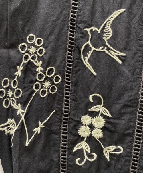 TODAYFUL（トゥデイフル）TODAYFUL (トゥデイフル) Embroidery Patchwork Trousers エンブロイダリーパッチワークトラウザーズ ブラック サイズ:38の古着・服飾アイテム