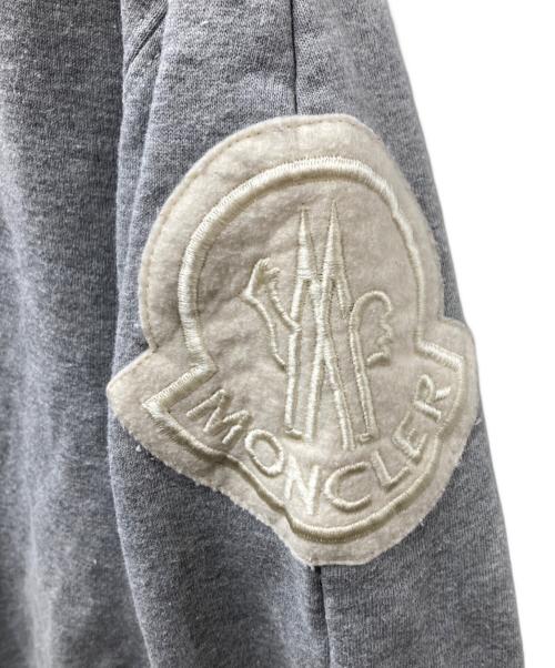 MONCLER（モンクレール）MONCLER (モンクレール) MAGLIA ビックワッペン付き ヴィラーゴスリーブ クルーネックスウェット グレー サイズ:Mの古着・服飾アイテム
