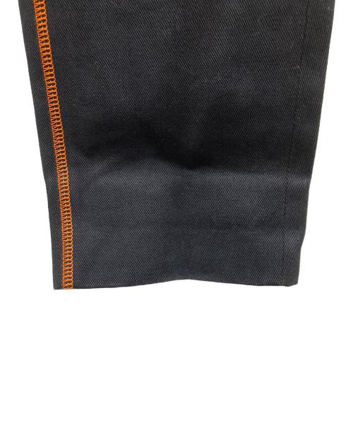 PRADA（プラダ）PRADA (プラダ) ステッチデザインパンツ ブラック×オレンジ サイズ:44の古着・服飾アイテム