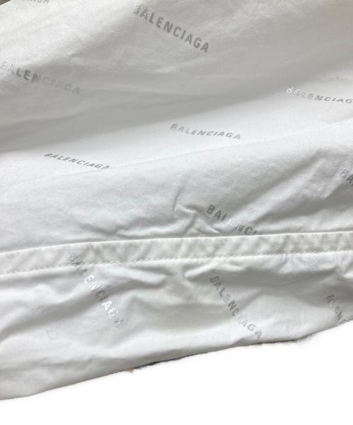 BALENCIAGA（バレンシアガ）BALENCIAGA (バレンシアガ) Logo-printed shirt ロゴプリントシャツ ホワイト サイズ:SIZE 40の古着・服飾アイテム