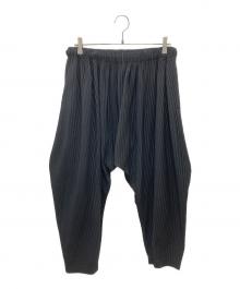 HOMME PLISSE ISSEY MIYAKE（オム プリッセ イッセイ ミヤケ）の古着「プリーツパンツ」｜ブラック