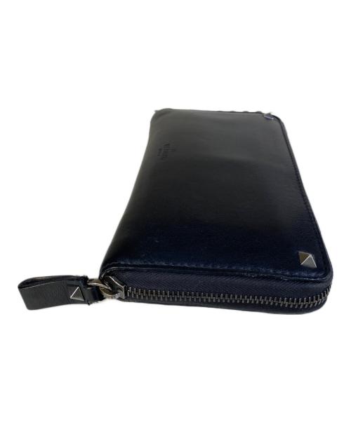 VALENTINO（ヴァレンティノ）VALENTINO (ヴァレンティノ) ロックスタッズ ラウンドファスナー 長財布 ブラックの古着・服飾アイテム