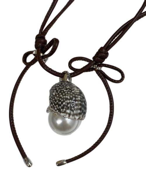 YVMIN（イヴミン）YVMIN (イヴミン) ウッドヘッジホッグ パールネックレス ブラウンの古着・服飾アイテム