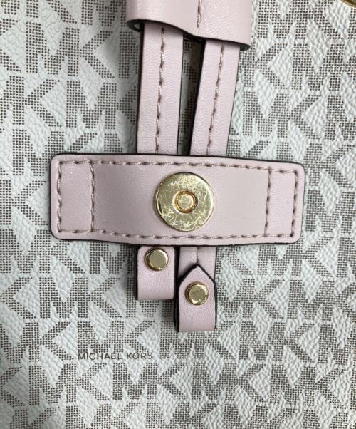 MICHAEL KORS（マイケルコース）MICHAEL KORS (マイケル・コース) リュック バックパック ホワイト×ピンクの古着・服飾アイテム