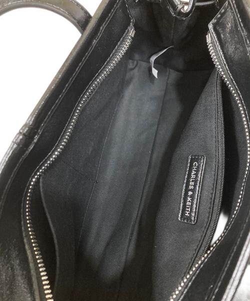 CHARLES & KEITH（チャールズアンドキース）CHARLES & KEITH (チャールズアンドキース) ノアン イーロンゲイティハンドル ショルダーバッグ ブラックの古着・服飾アイテム