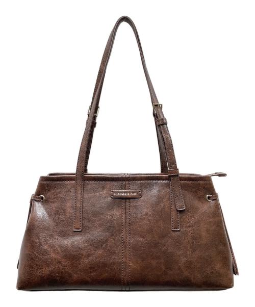 CHARLES & KEITH（チャールズアンドキース）CHARLES & KEITH (チャールズアンドキース) ノアン イーロンゲイティハンドル ショルダーバッグ ブラウンの古着・服飾アイテム