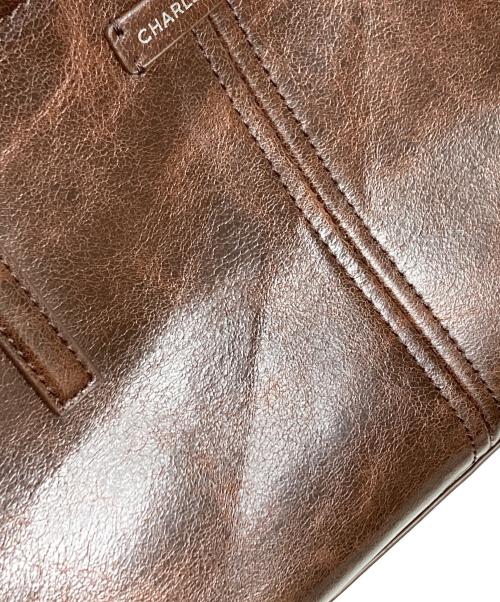 CHARLES & KEITH（チャールズアンドキース）CHARLES & KEITH (チャールズアンドキース) ノアン イーロンゲイティハンドル ショルダーバッグ ブラウンの古着・服飾アイテム