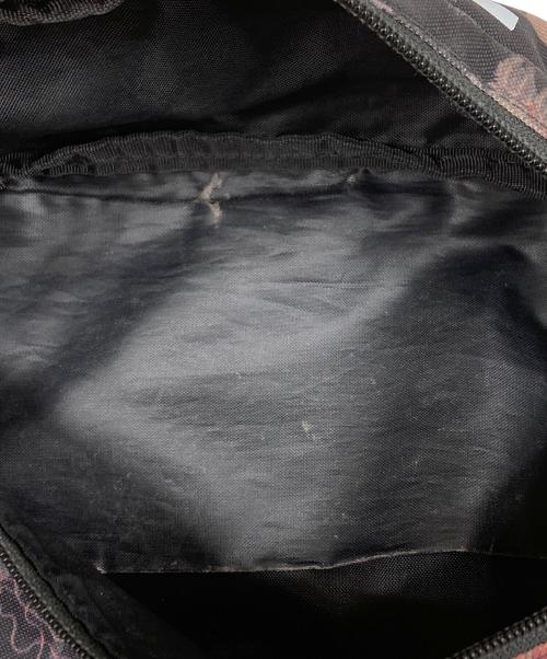 Vivienne Westwood（ヴィヴィアンウエストウッド）Vivienne Westwood (ヴィヴィアンウエストウッド) EASTPAK (イーストパック) メッセンジャーバッグ ブラック×レッドの古着・服飾アイテム