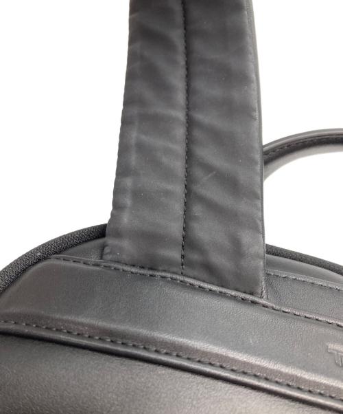 TUMI（トゥミ）TUMI (トゥミ) ミディアム・バックパック ブラックの古着・服飾アイテム
