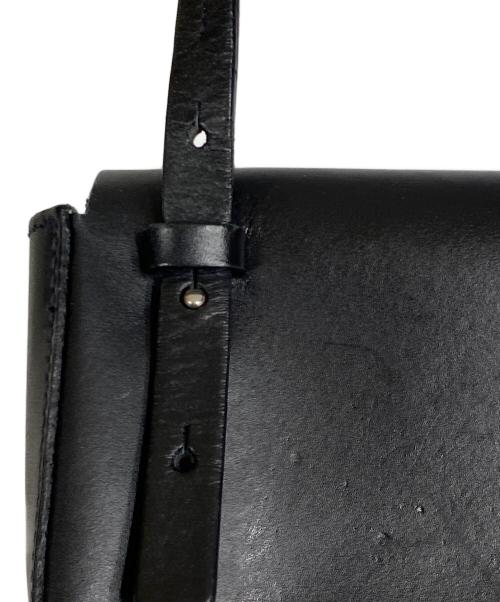 IL BISONTE（イル ビゾンテ）IL BISONTE (イル ビゾンテ) レザーショルダーバッグ ブラックの古着・服飾アイテム