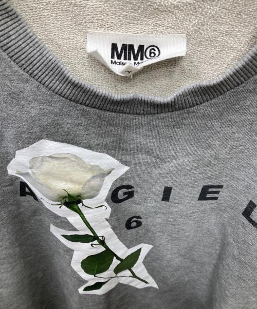 MM6 Maison Margiela（エムエムシックスメゾンマルジェラ）MM6 Maison Margiela (エムエムシックスメゾンマルジェラ) ローズプリントスウェット グレー サイズ:1の古着・服飾アイテム