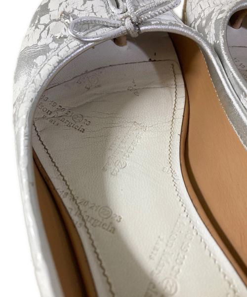 Maison Margiela（メゾンマルジェラ）Maison Margiela (メゾンマルジェラ) Tabiバレエシューズ ホワイト×シルバー サイズ:36の古着・服飾アイテム