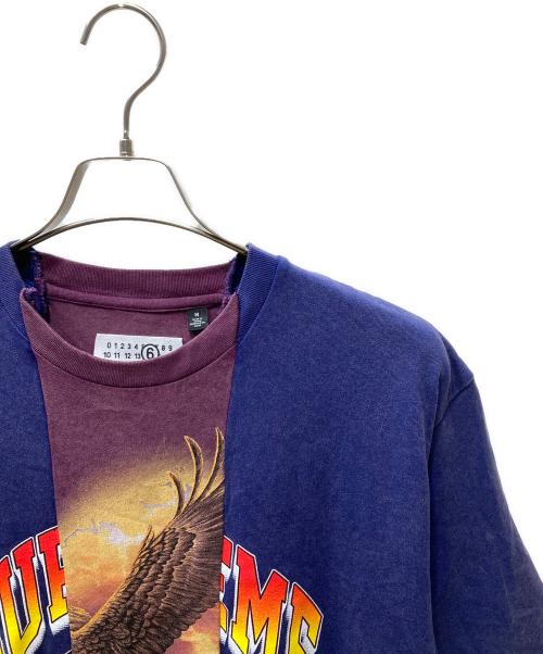 MM6 Maison Margiela（エムエムシックスメゾンマルジェラ）MM6 Maison Margiela (エムエムシックスメゾンマルジェラ) Supreme (シュプリーム) 26SS Split S/S Tee Navy 再構築プリントTシャツ ネイビー サイズ:Mの古着・服飾アイテム